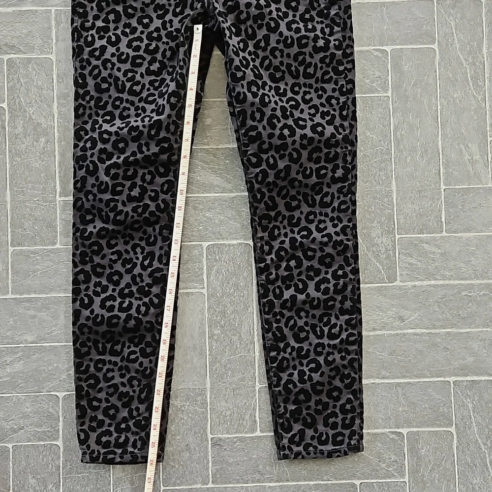 NWOT! Madewell 9" Mid-Rise Skinny Jeans Flocked Leopard Edition Size 26 Waist - Picture 11 of 11
